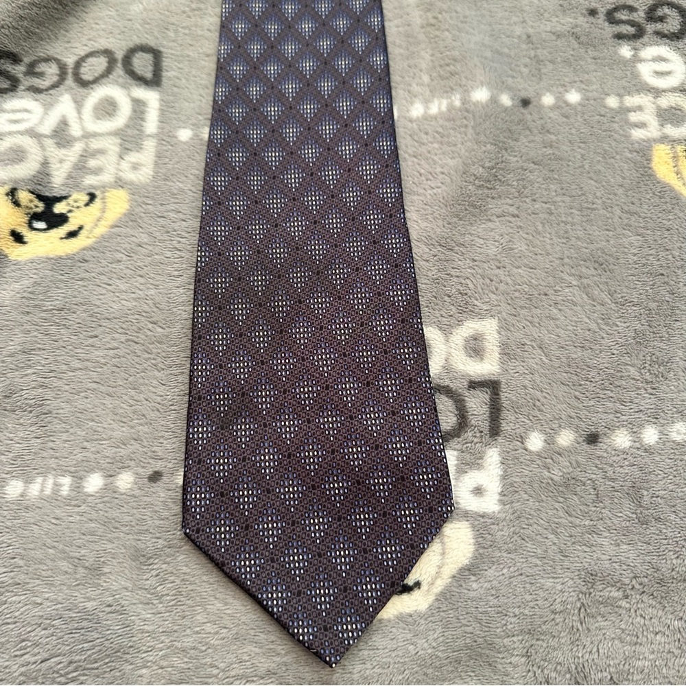 Claiborne 100% Silk Diamond Print Tie
